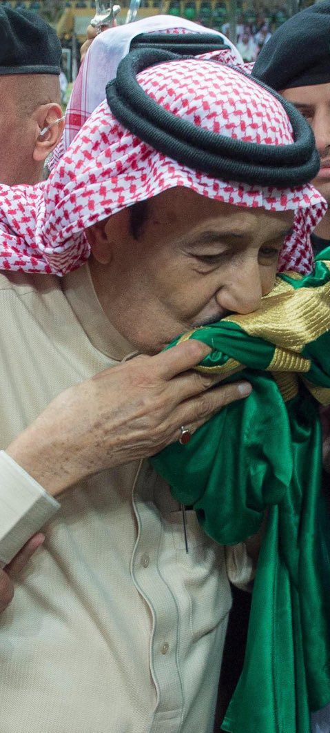 zainah69's tweet photo. فخرٌ يتجدد.. ورايةٌ تبقى خفّاقة 
في يوم العلم السعودي، نحتفل برمز العزة والوحدة، ونتذكر تاريخًا مجيدًا يُلهم الأجيال. 
كل عام ورايتنا شامخة.
#يوم_العَلم 
#يوم_العلم_السعودي_11مارس
#العشر_الأواخر_من_رمضان https://t.co/SvaDrArqWD
