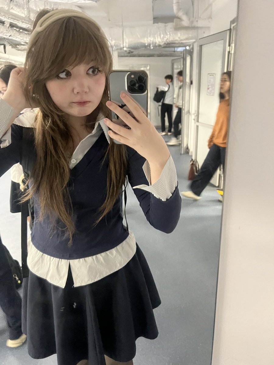 adele apathy 🕸️🦭 tweet media