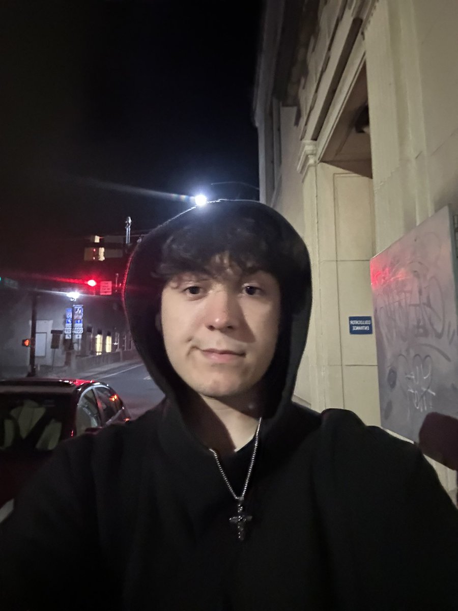 alex 🦦 tweet media