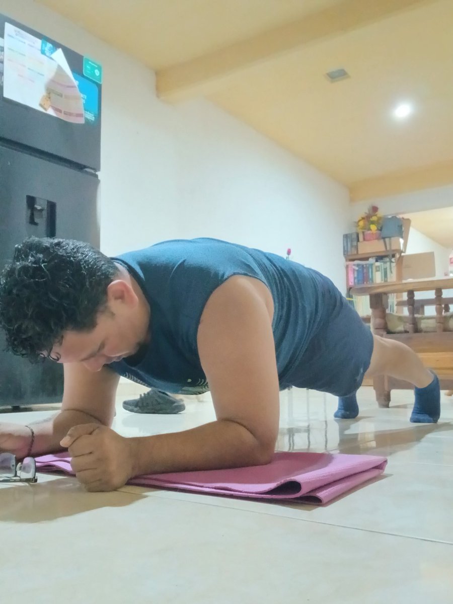 QFB Duvalier Runner 🏃🚴🚵🏊 . #VamosConTodo tweet media