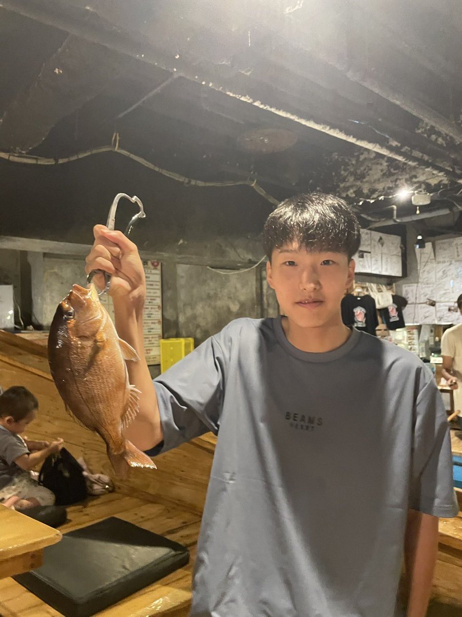 NUVC1's tweet photo. 【部員紹介③】
1. 名前 佐々木芳
2. 学部 教育学部
3. 出身校 秋田南高校
4. ポジション OH、S
5. アピールポイント 
 競技カルタとハンドリング
6. 一言メッセージ
 膝治してくれる人いませんか https://t.co/wxKOHDgOKq