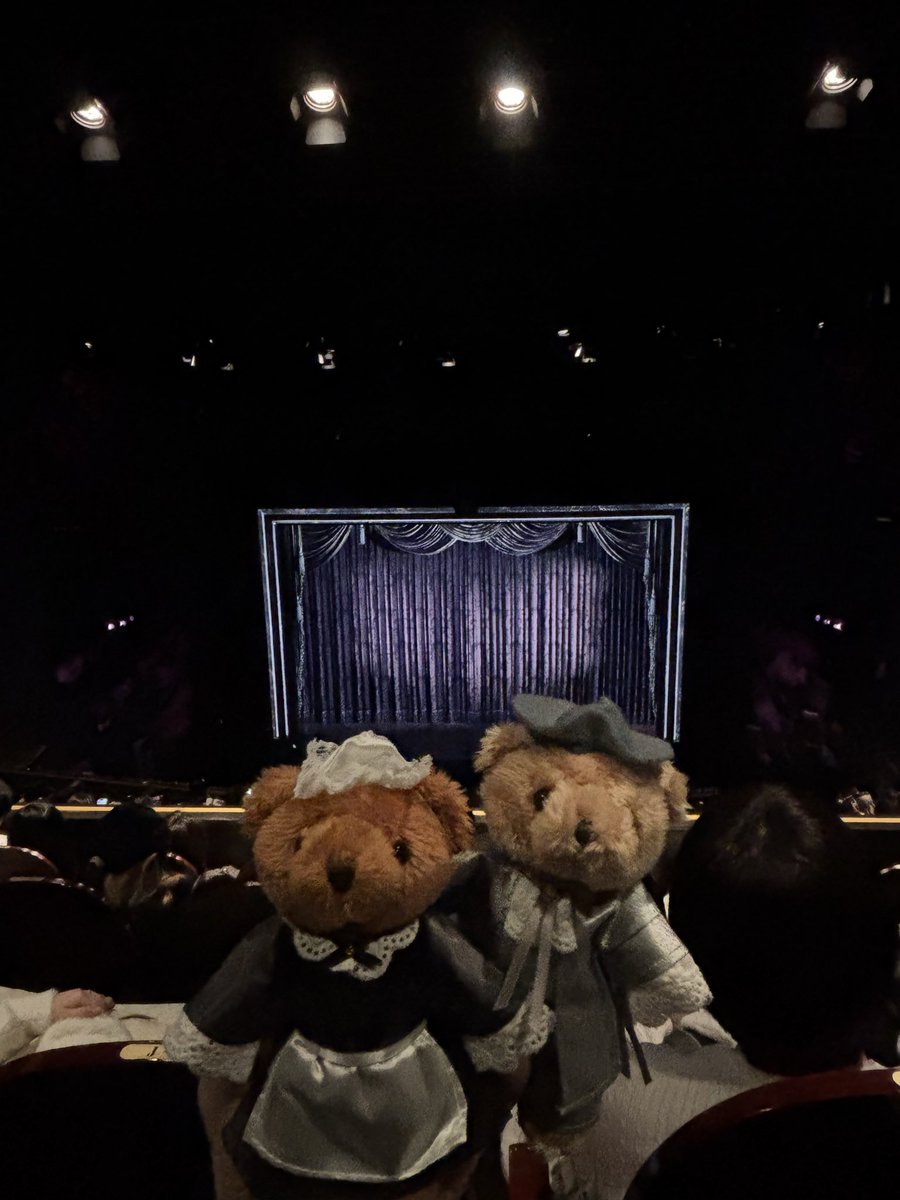AnyKazumin's tweet photo. 劇団四季ゴースト&amp;レディ観劇
初めての萩町ペア良かった〜🥰
龍山さんジョンホール凄い迫力でした。
私も子供達も泣き泣きでした https://t.co/67sTUmuVVt