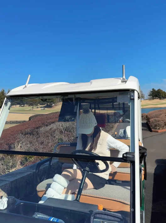 IJ_BF5's tweet photo. 青空の下でゴルフ⛳️☀️
ゆったりした時間が最高✨
#ゴルフ
#ゴルフ日和
#ゴルフ好き
#青空
#休日の過ごし方 https://t.co/igkTHEvTRV