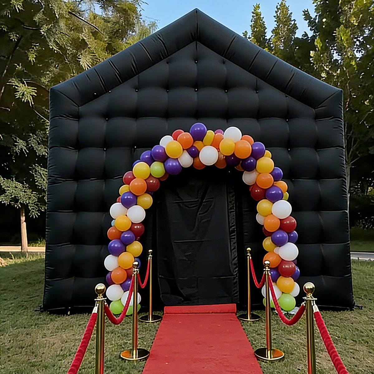 Say_ok01's tweet photo. Who says disco tent are just for dancing?😌

#backyardparty #partynight #inflatablenightclub #fiestaconamigos #fiestainflable https://t.co/T70Cie4L2O