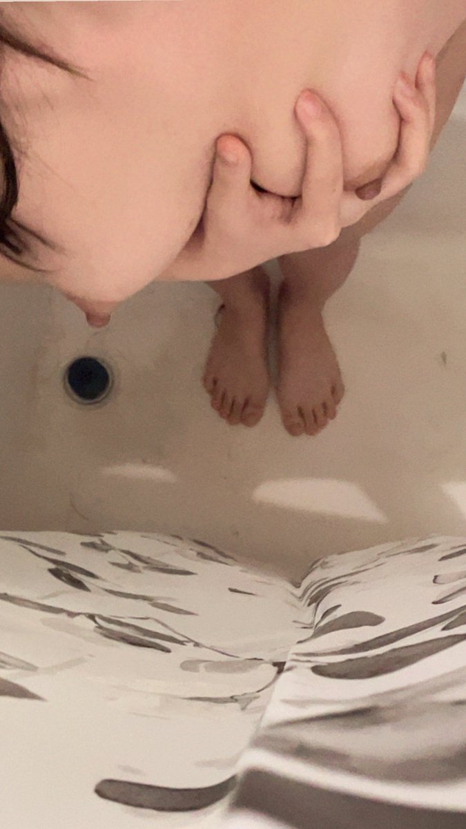 em bé vô tri 🌻 🇺🇸 tweet media