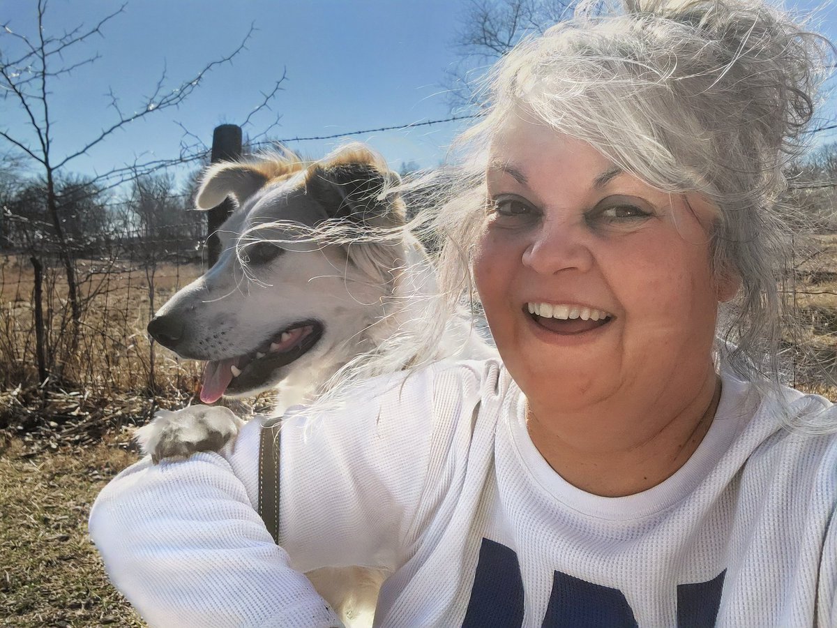 HanoverMrs's tweet photo. We are loving hints of Springtime!  Great for hikes!  #OpalsAdventures #springtime #LoveMyDog #rescuedogsrock https://t.co/wszbHW55qI