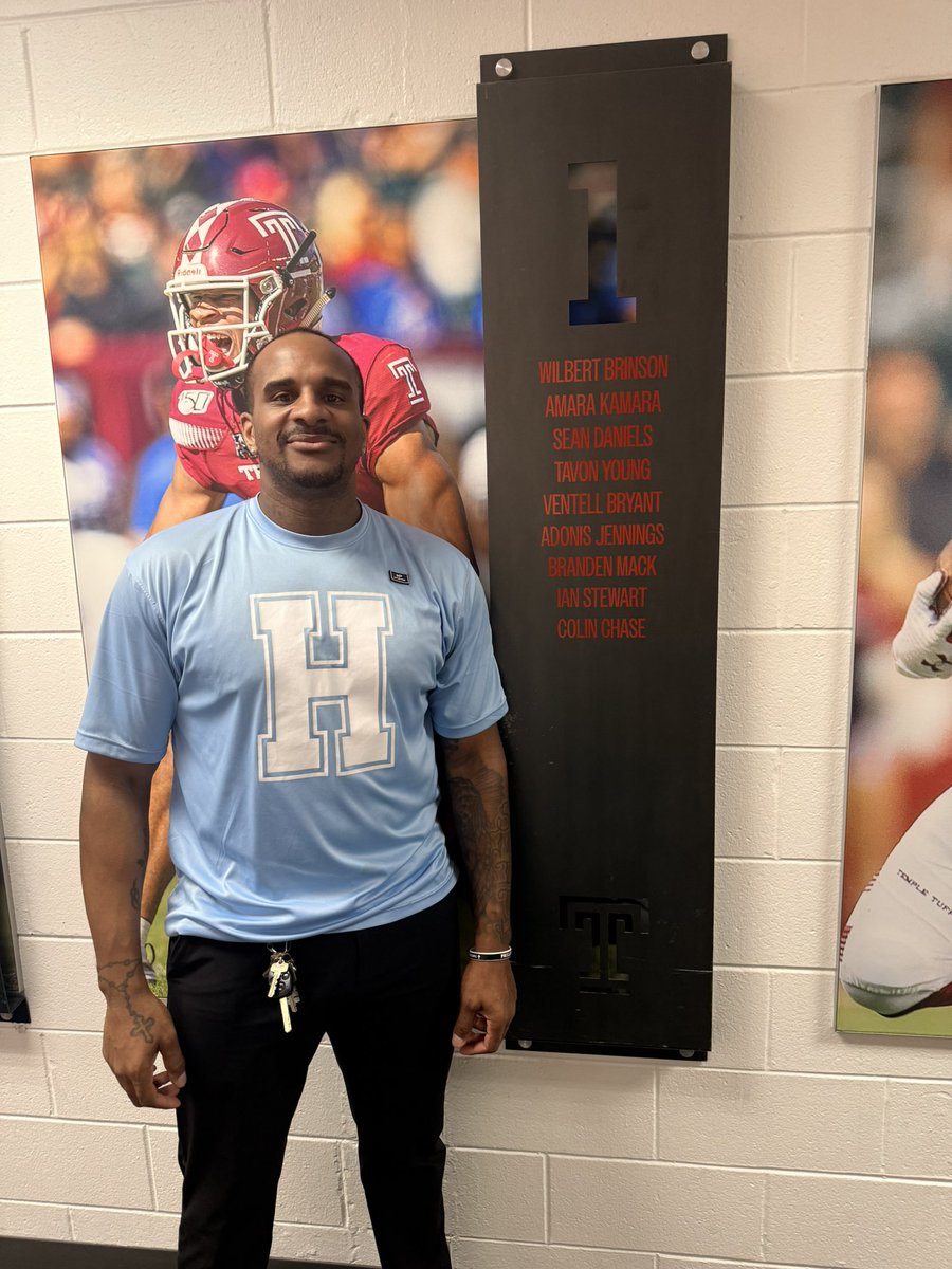 SeanDaniels's tweet photo. 12 years later finally back at Temple. Proud to bring some of my players back to see the standard, legacy, and culture. #TempleTuff #TartanTough https://t.co/Vzf53Sx9cO