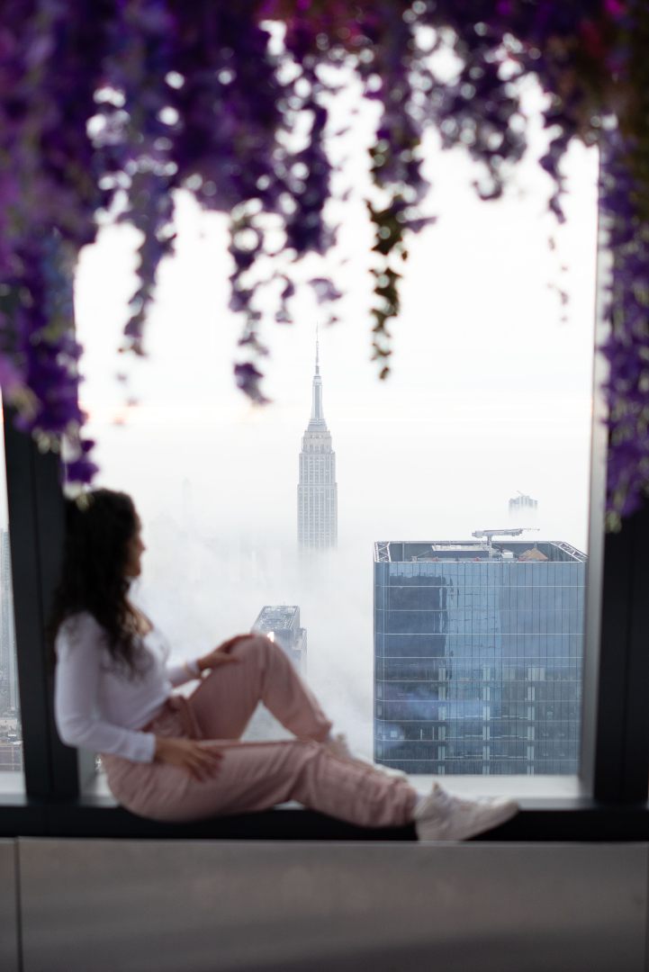 CherylMartinez's tweet photo. Sunrise, skyline views, & a room full of powerful women creators. ✨
Celebrating International Women’s Day @EdgeNYC with the @bhcreators community, testing out new gear & capturing magic above the city.
#WomensDay #NYCInfluencer #EdgeNYC #HudsonYards 📸 @ToolsForTalent @khemric https://t.co/cgFjxoIQl1