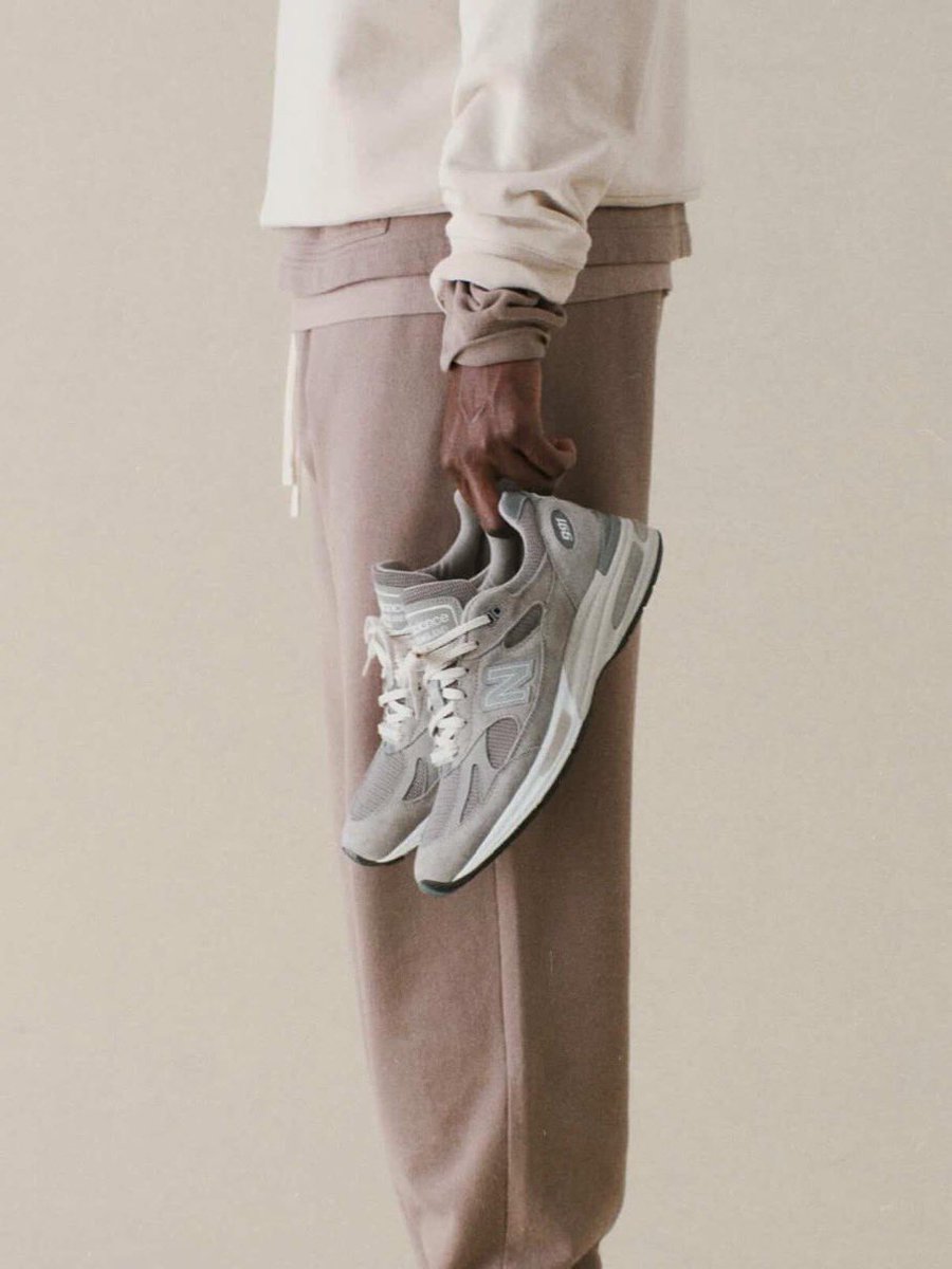 𝐔𝐏 𝐓𝐎 𝐃𝐀𝐓𝐄 tweet media