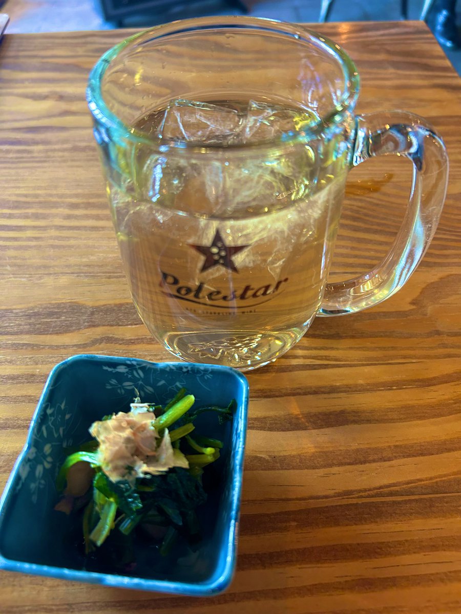 戸隠つきや　門前さん

葉わさびのお浸し（右側です）美味い
生ビールと蕎麦茶割りって一気に頼んだら困ってた…
