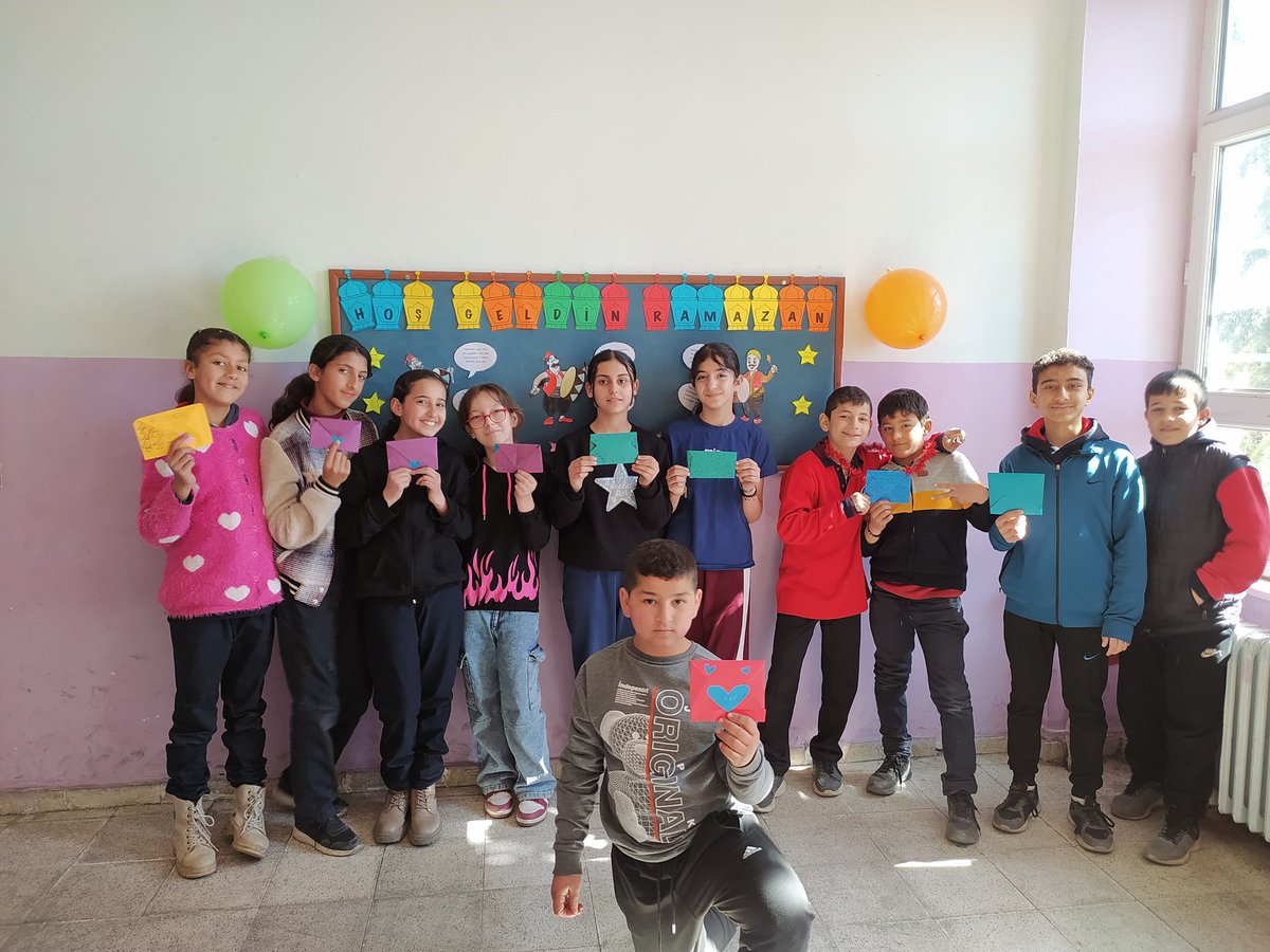 CevizliO's tweet photo. Ramazan ayı geleneklerimizi gelecek nesillere aktarmak adına 30 yıl sonrasına açılmak üzere mektuplarımız hazırlanıp muhafazaya alınmıştır.
@tcmeb @kemalcebervali @Gaziantep_MEM @sahinbeymem https://t.co/FSwifmlFL7