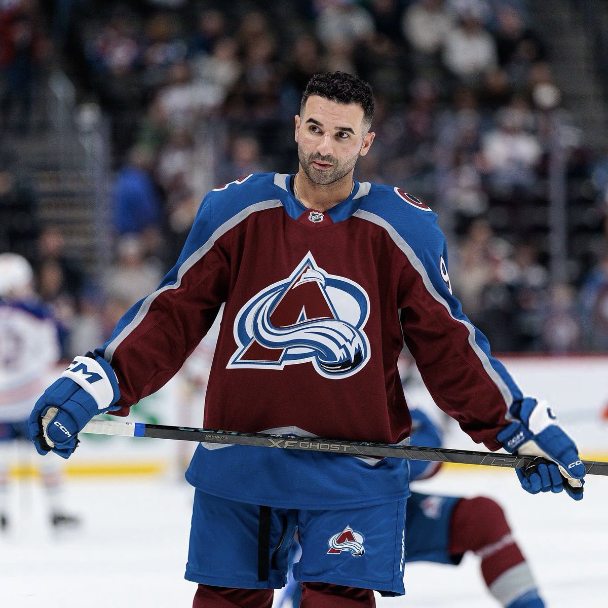 EverydayAvs's tweet photo. Nazem Kadri rocking the sweater with no ad patch. The way it should be #GoAvsGo 

📸: Andrew Wevers https://t.co/SJBBOo5SFF