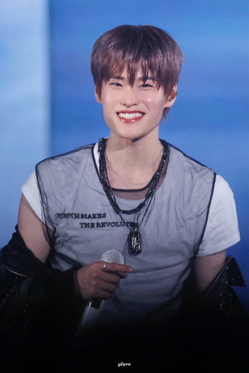 𝙂𝙇𝘼𝙍𝙀 tweet media