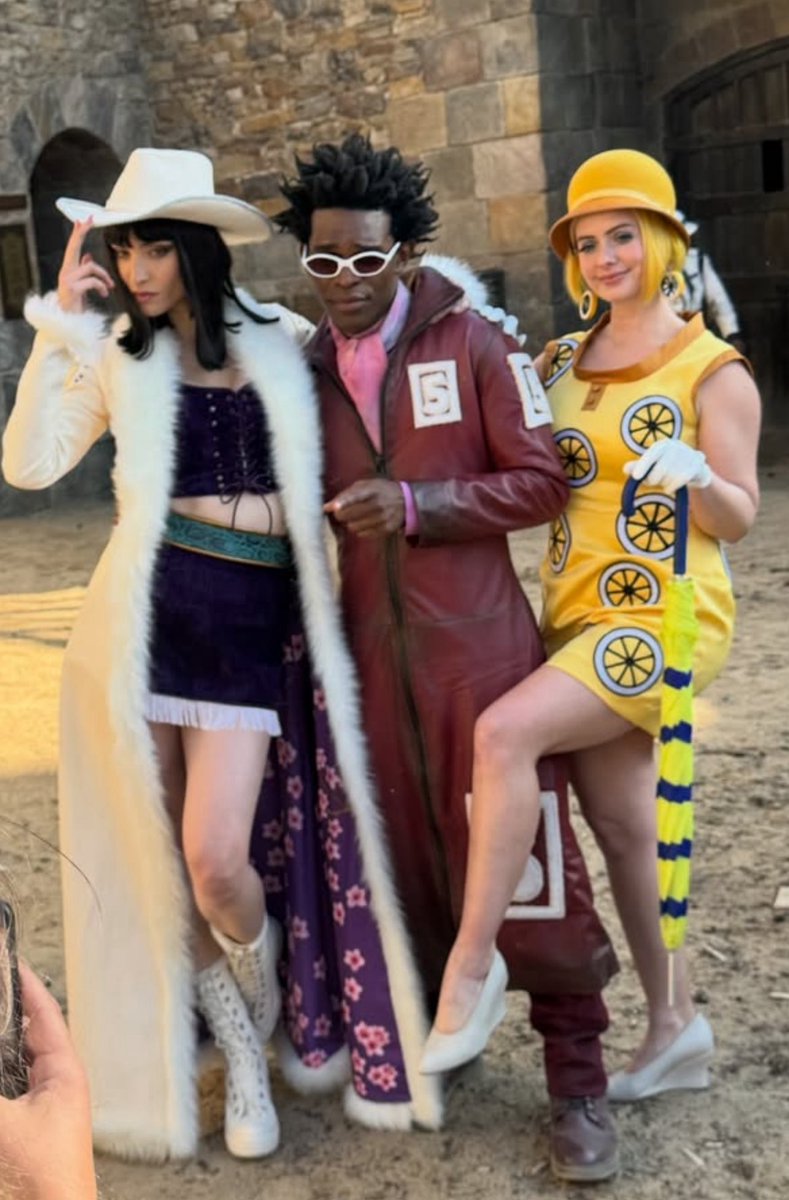 one baddie and her baddie friends