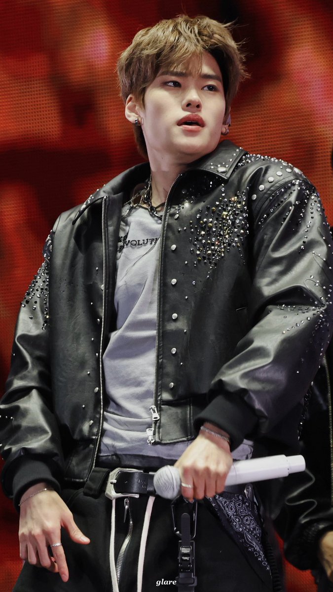 𝙂𝙇𝘼𝙍𝙀 tweet media