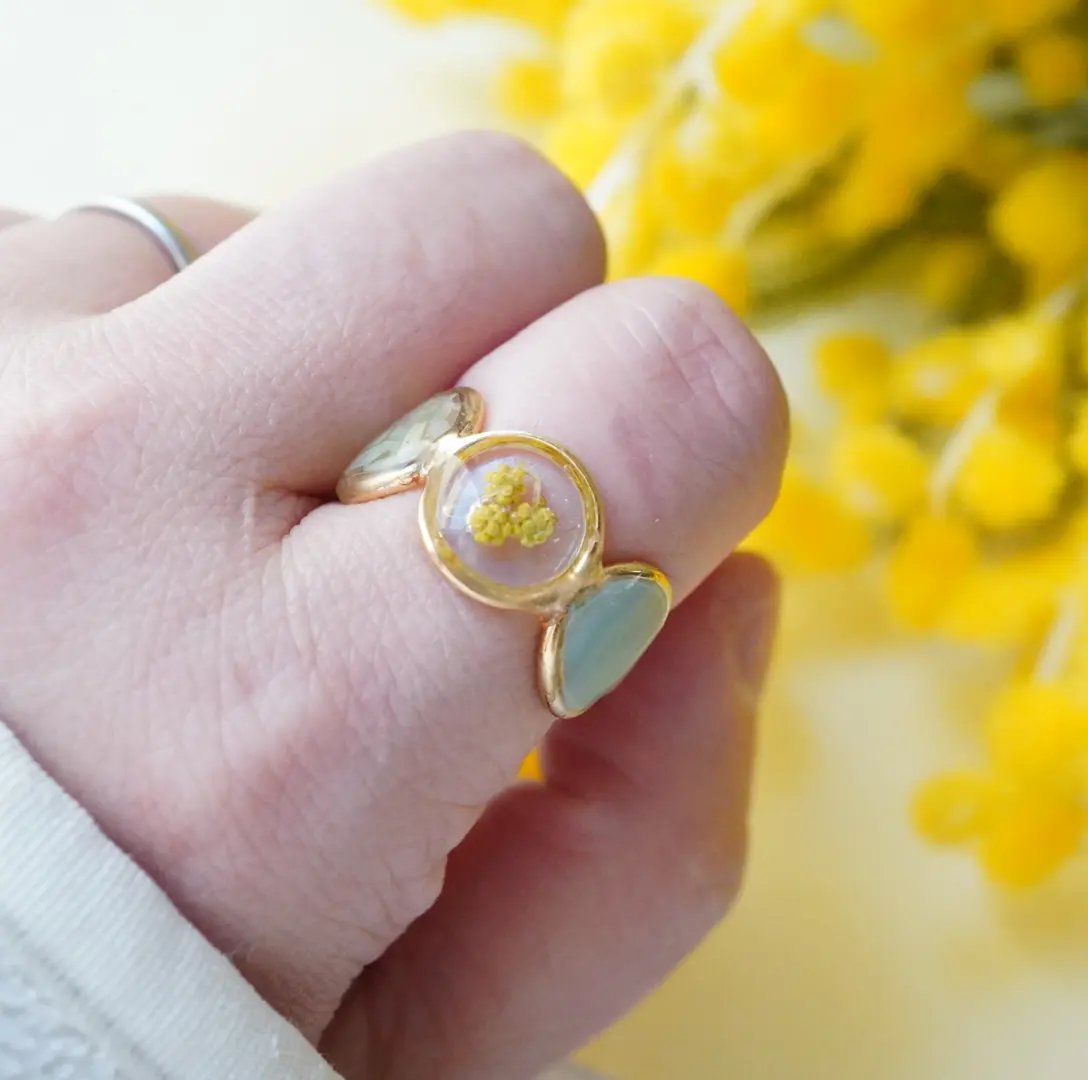 InFRAME_jp's tweet photo. 春に取り入れたい、やさしいカラーのアクセサリー🌼

💛リングとイヤカフの2wayで楽しめるデザイン
💛サイズ調整できるので指の付け替えも可能

▼ponneさんのショップはこちら
 https://t.co/Rmmell3F58

#InFRAMEおすすめショップ
#イヤカフ
#リング
#ミモザアクセサリー https://t.co/8UQw2cLnsT