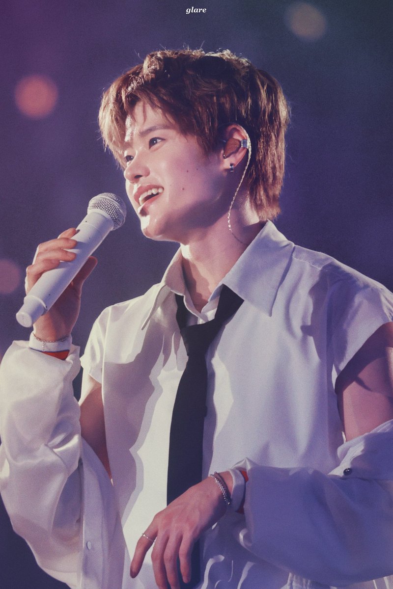 𝙂𝙇𝘼𝙍𝙀 tweet media