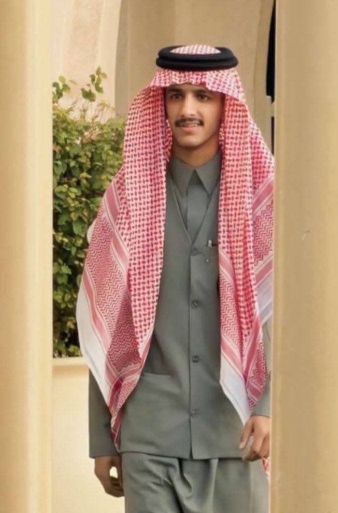 4jjb15's tweet photo. @orx4_6 في ختام البطولة كلمة حق كانت فارق جداً في الأفكار والمحتوى كان وجودك تفاعلك تعبك جهدك شغفك شيء يسر الخاطر شخصيتك المتزنه هي ورا كل حلم ونجاح ..
@c_7stars 
الله يوفقكم تستاهلون كل خير وجعلكم من نجاح لنجاح يارب ..✨🤍
 #بطوله_نجوم_المملكه #محمد_ال_راجح https://t.co/n9AYVMGJTI