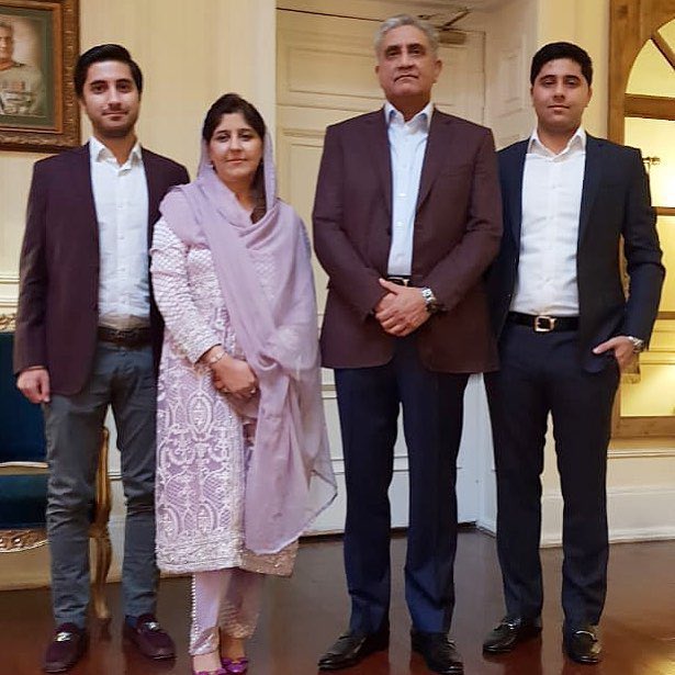 جن بچوں کے لیے, 25 کروڑ لوگو کا مستقبل داؤ پر لگایا, آج ان بچوں کو پہچان نہیں رہا!!

اللہ تعالیٰ زمین پر آکر تھپڑ نہیں مارتا, اسی طرح ذلیل و رسواء کرتا ہے!!