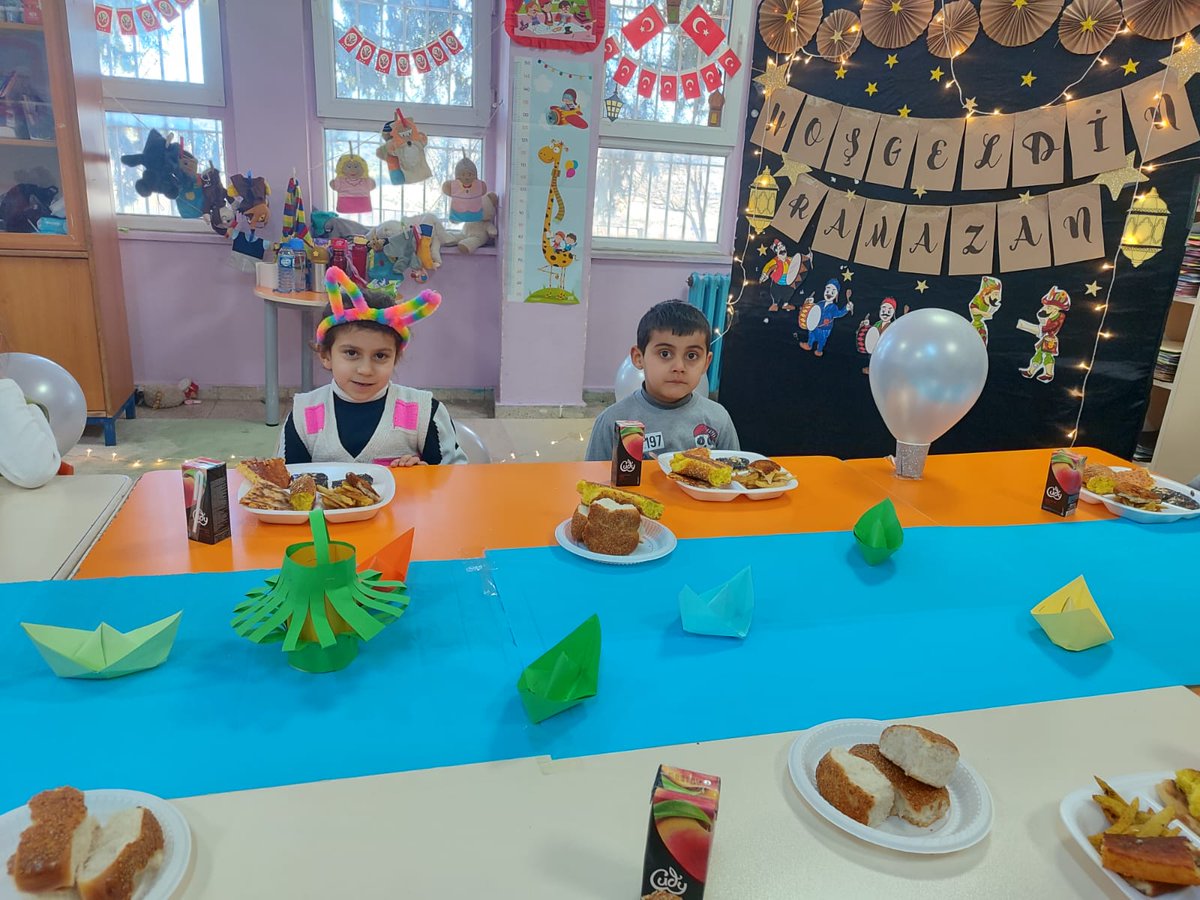 Ramazan Etkinlikleri " Anasınıfı öğrencilerimizle tekne orucu iftar vakti" <a href="/tcmeb/">Millî Eğitim Bakanlığı</a> <a href="/kemalcebervali/">Kemal Çeber</a> <a href="/Gaziantep_MEM/">Gaziantep İl Millî Eğitim Müdürlüğü</a> <a href="/sahinbeymem/">Şahinbey İlçe Milli Eğitim Müdürlüğü 🇹🇷</a>