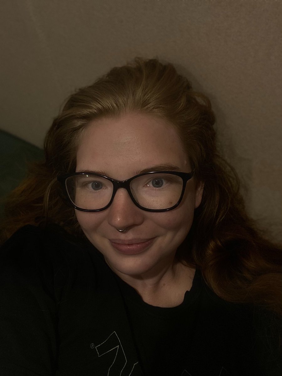 Goddess.Emilia tweet media