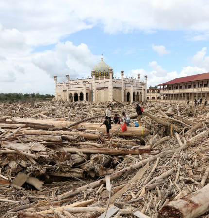 News: Lebih dari 165.000 korban banjir Sumatra masih bertahan di pengungsian, hunian sementara belum memadai