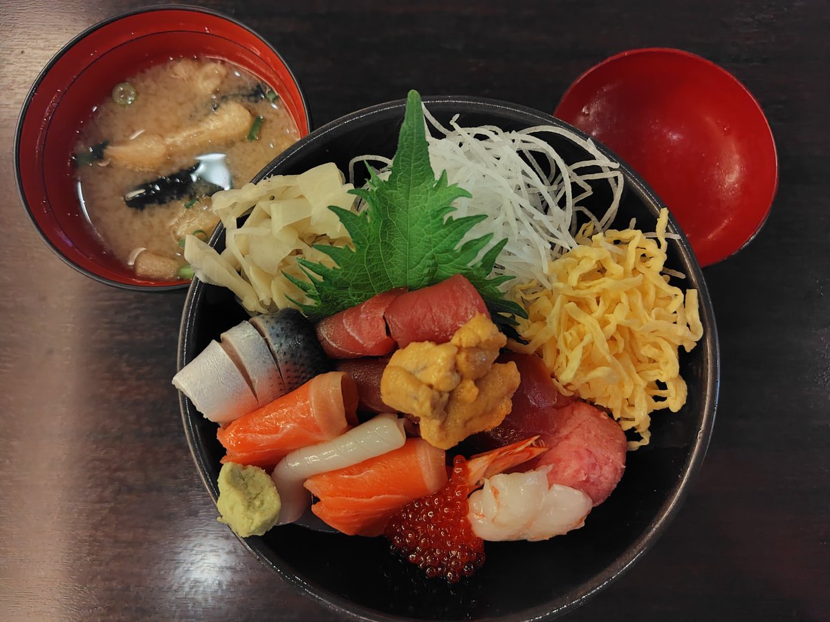 ととのう
サウナ後に海鮮丼を喫食