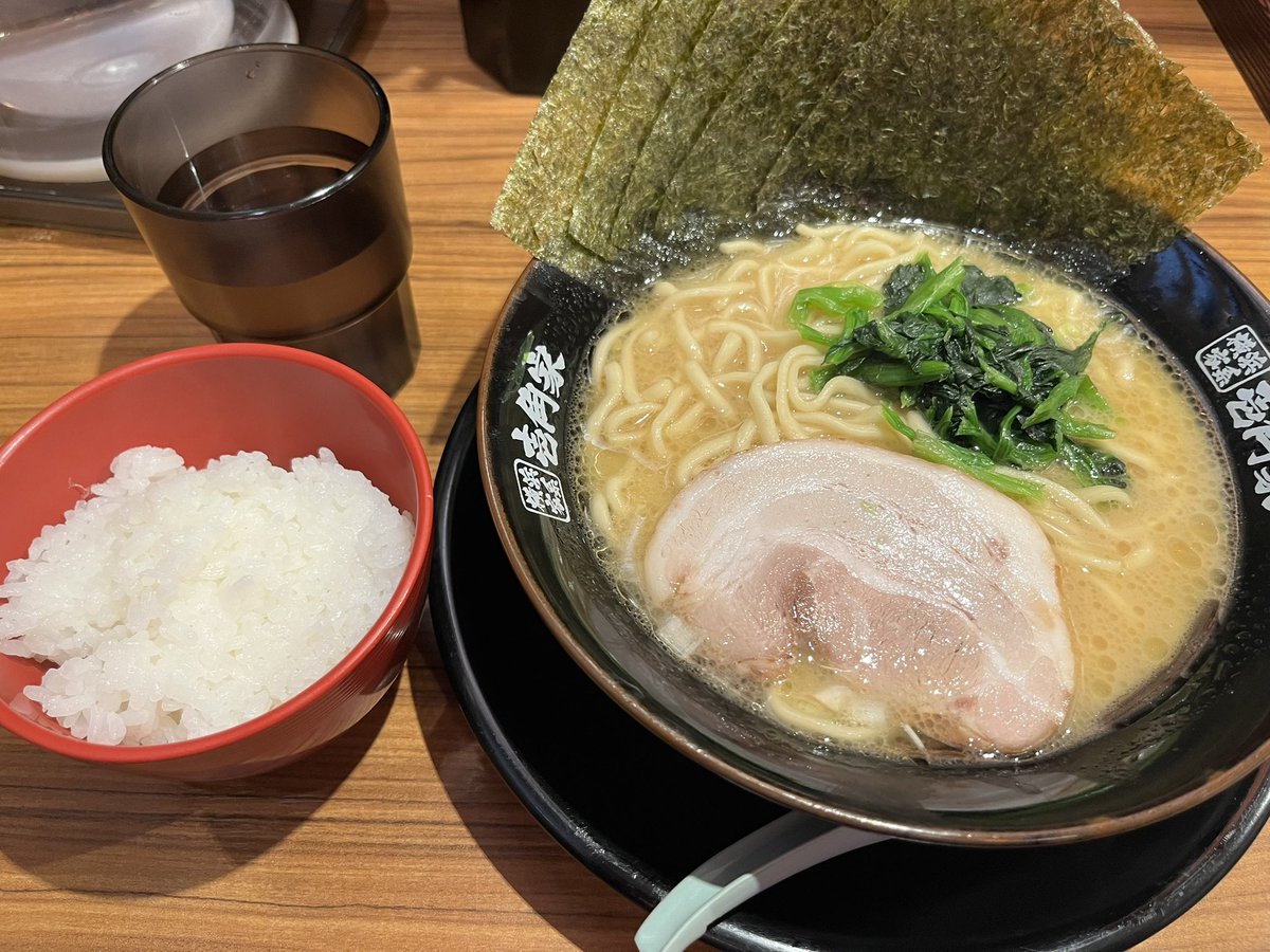 今日は11ニキの日で、今なら小ライス無料ノリ増しの合わせ技🍜
#ffrkラーメン部