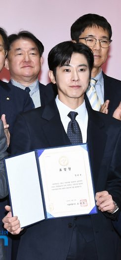 優良納税者ユノユンホさん
ピシッとスーツ姿も決まってますね
#정윤호 #유노윤호  #ユノ  #ユンホ  #Yunho #郑允浩 #瑜卤允浩 #U_Know