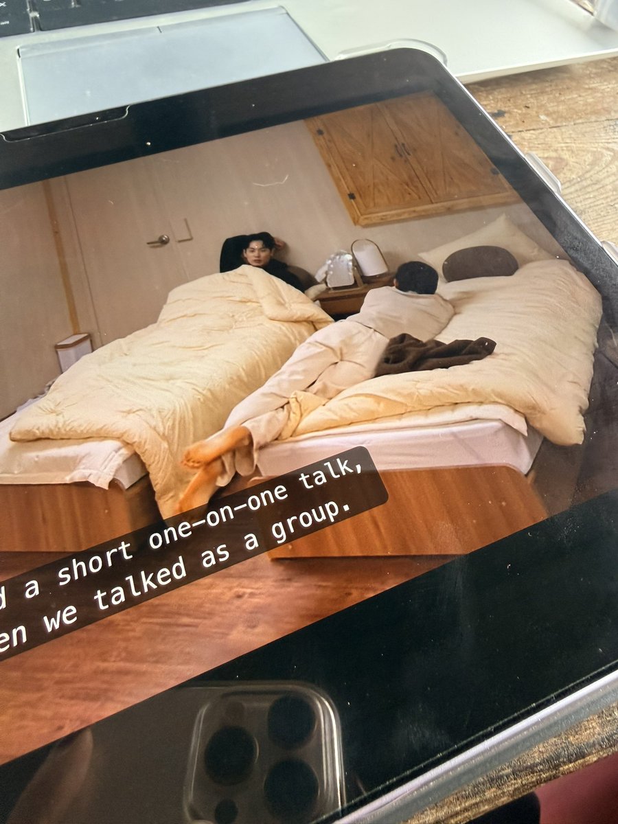 Ep. 7 - 34:07 

These are HS slippers. And SB shoes. 

Ep. 7 - 34:00

While Igeon and Sunghun are talking, you can hear HS and SB voice in the backgroud talking and laughing. This is after the “noona” convo between SB and MNS. 

#singleinferno5 
#SinglesInfernoS5