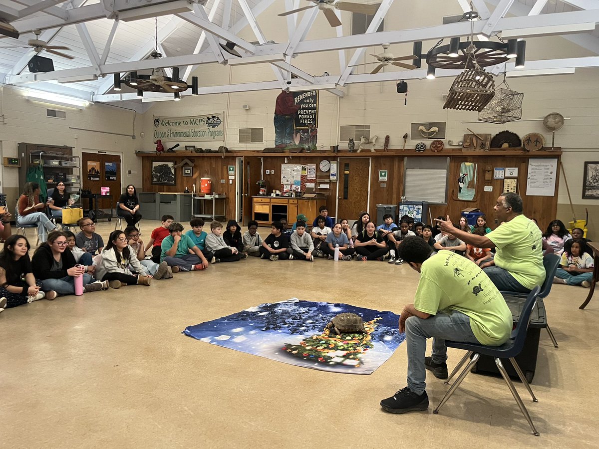GMSVikings's tweet image. Night 2, Session 1 of Outdoor Ed was all about the animals! 🦎🐍🕷️🐸 Students learned about lizards, snakes, tarantulas, and frogs—and even got the chance to pet some! Such a fun (and brave!) group of explorers tonight. 🌿✨ #OutdoorEd #HandsOnLearning