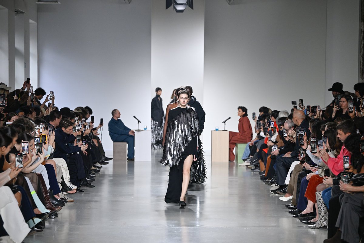 CFCL_official's tweet photo. VOL.12
Fall/Winter 2026

CFCL presented its runway show on March 10 at Saut du Loup, Palais de Tokyo during Paris Fashion Week.
Through fluid drapes and sculptural knitwear, the collection explores clothing as a connection between the wearer and society.

https://t.co/upe0mqw3GA https://t.co/FzSSunzesd