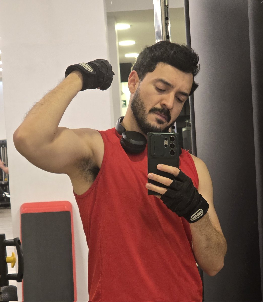 adrianspleen's tweet photo. Probando el algoritmo gay https://t.co/BzAZUbObvg