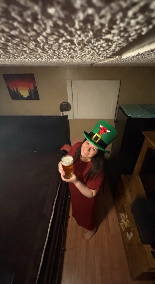 GRETCHEN ☮️ tweet media