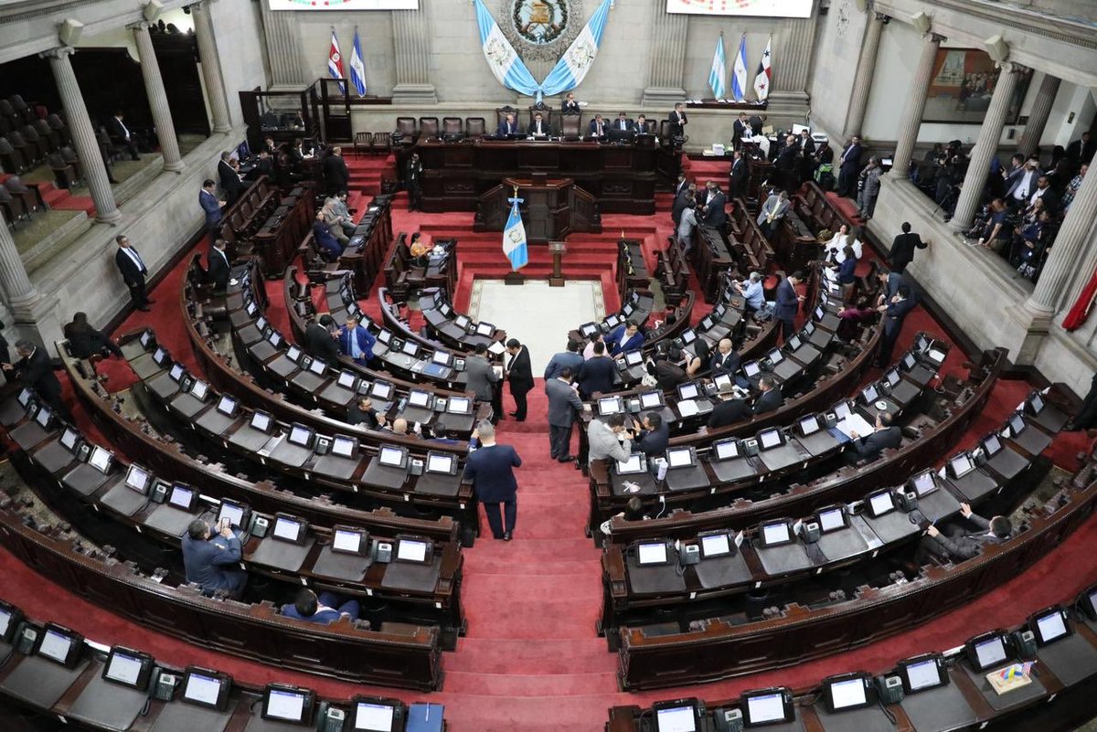 En la 15ª sesión ordinaria del <a href="/CongresoGuate/">Congreso Guatemala</a> elegimos a los nuevos magistrados del <a href="/TSEGuatemala/">TSE Guatemala</a> 

Con responsabilidad y compromiso cumplimos este mandato constitucional, que fortalece la democracia de nuestro país. 🇬🇹⚖️