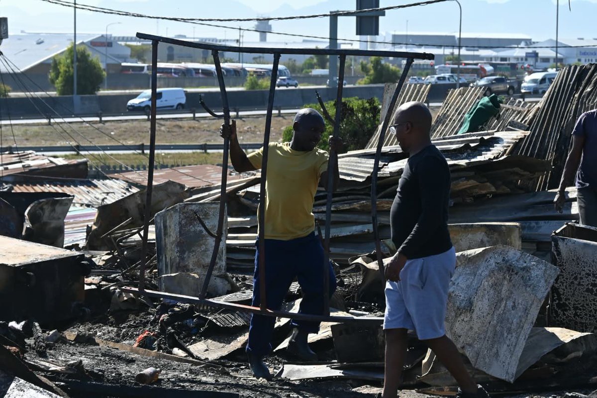 TheCapeArgus's tweet photo. 🔥 Several families were left homeless after a fire ripped through an informal settlement in Gugulethu, destroying homes and belongings.

Read More:
https://t.co/X3VJvJUduX

#CapeTown #Gugulethu #CapeArgus https://t.co/alVkFxJtfJ