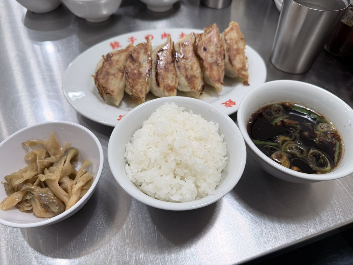 egu00013's tweet photo. 神保町

今まで人生で食べた餃子なかでいっっちばんウマい！！！！！

ホントに皆に食べてほしい！
たまげる😂 https://t.co/XK8dByVgvl