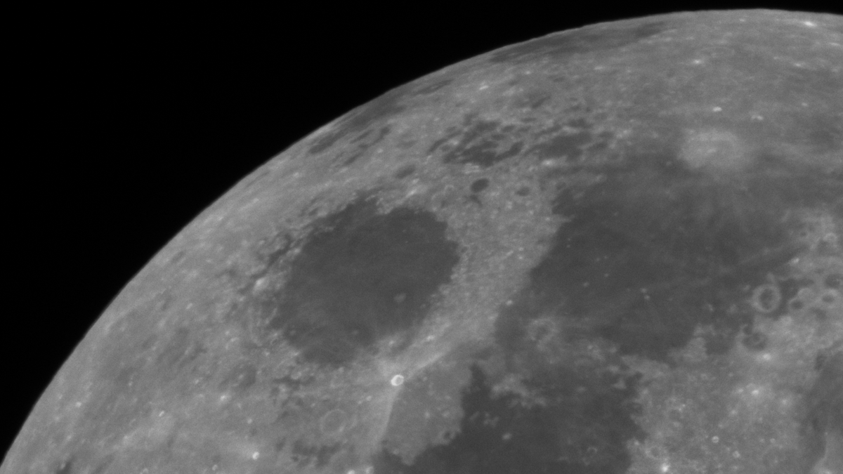 I tried astrophotography years ago… and completely failed.

So I decided to try again with a dedicated #astronomy camera.

Moon ✔️
Jupiter ✔️
Orion Nebula ✔️ (barely 😅)
If #astrophotography seems intimidating, this beginner guide might help.
🔭 youtu.be/DNvT2pcnNKU