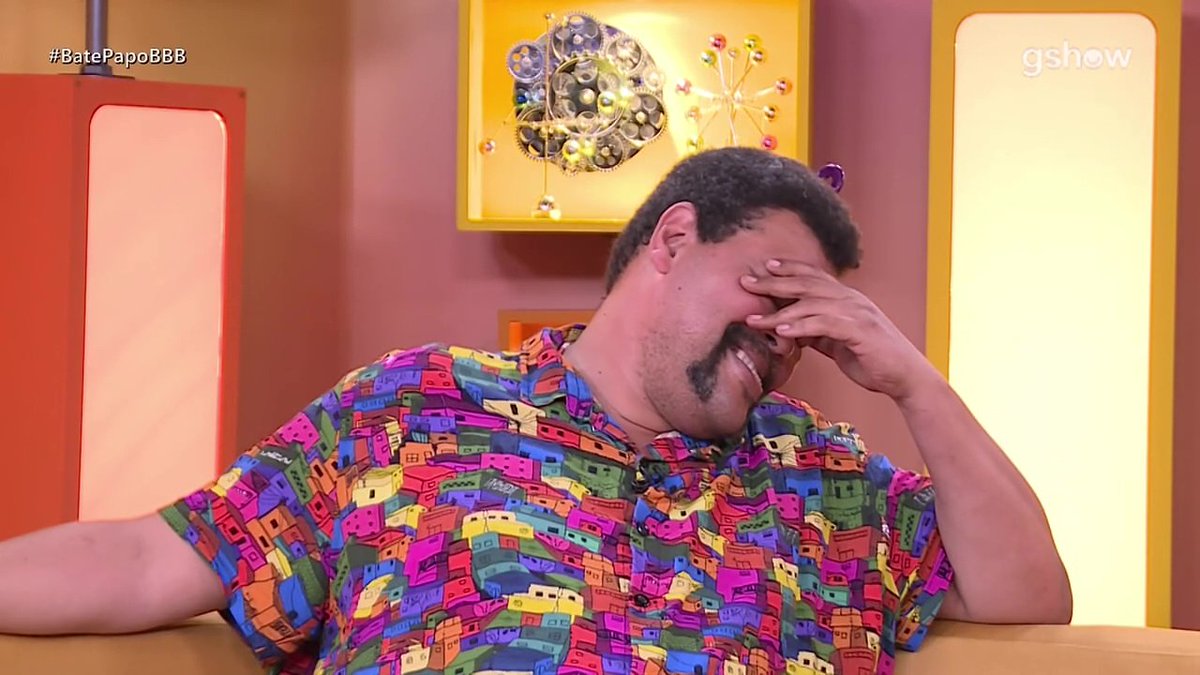 canalantenados's tweet photo. 👀 Ceci: "Vamos falar da Chaiany? A gente olhava e falava 'não tô entendendo'."  

Babu: "Hahahaha, eu sabia!"  

Ceci: "Como era essa relação?"  

Babu: "Cara, no começo era uma relação paternal."  

Gil: "No começo?!?!"  

Babu: "Sim... e depois eu falei assim: 'cara, não é paternal'. A gente ficava fazendo piadocas uns com os outros... na minha cabeça, não ia passar de piadas!" #BBB26