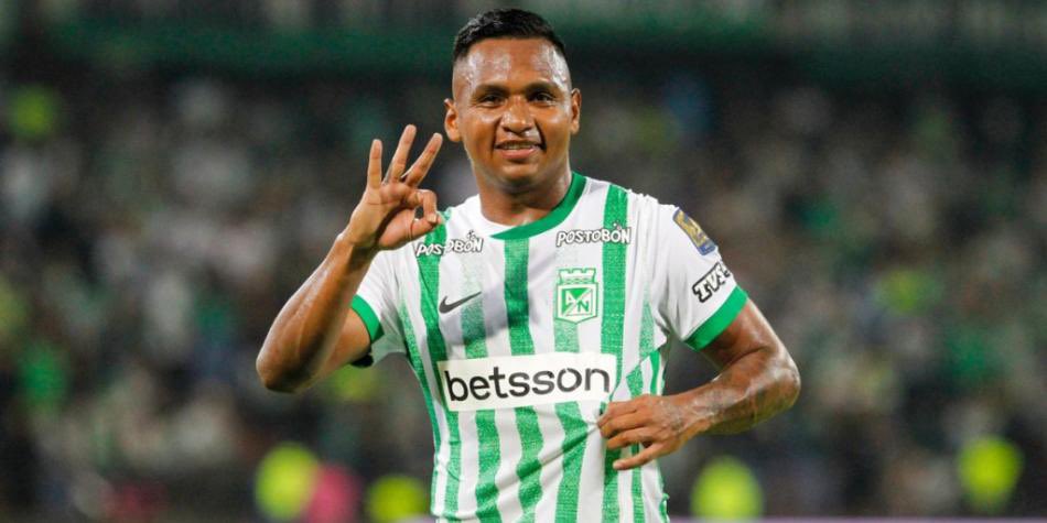 AtlNacional1947's tweet photo. @JuniorClubSA Saludos del BÚFALO, burritas, que todavía sigue buscando al cagón de Muriel. Porfavor no lo vuelvan a comparar con el. https://t.co/945n8msjpQ