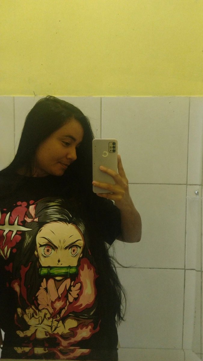 LhaisXavier's tweet photo. +1 pra coleção: Apaixonada pela minha camisa da #nezuko 🤍🎀 https://t.co/LqegalI1kC