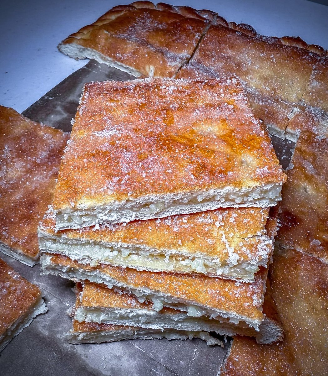 love_veracruz_'s tweet photo. Cuando mi hermanita #Loly viene de vista a #Veracruz siempre me trae las deliciosas "tortas de queso" de mi chulo #Alvarado #BuenasNoches mi gente. #HastaMañana https://t.co/uGKlUa4DaO