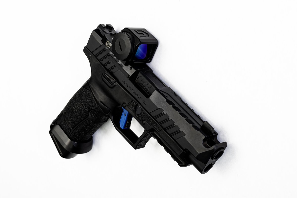 GideonOptics tweet media