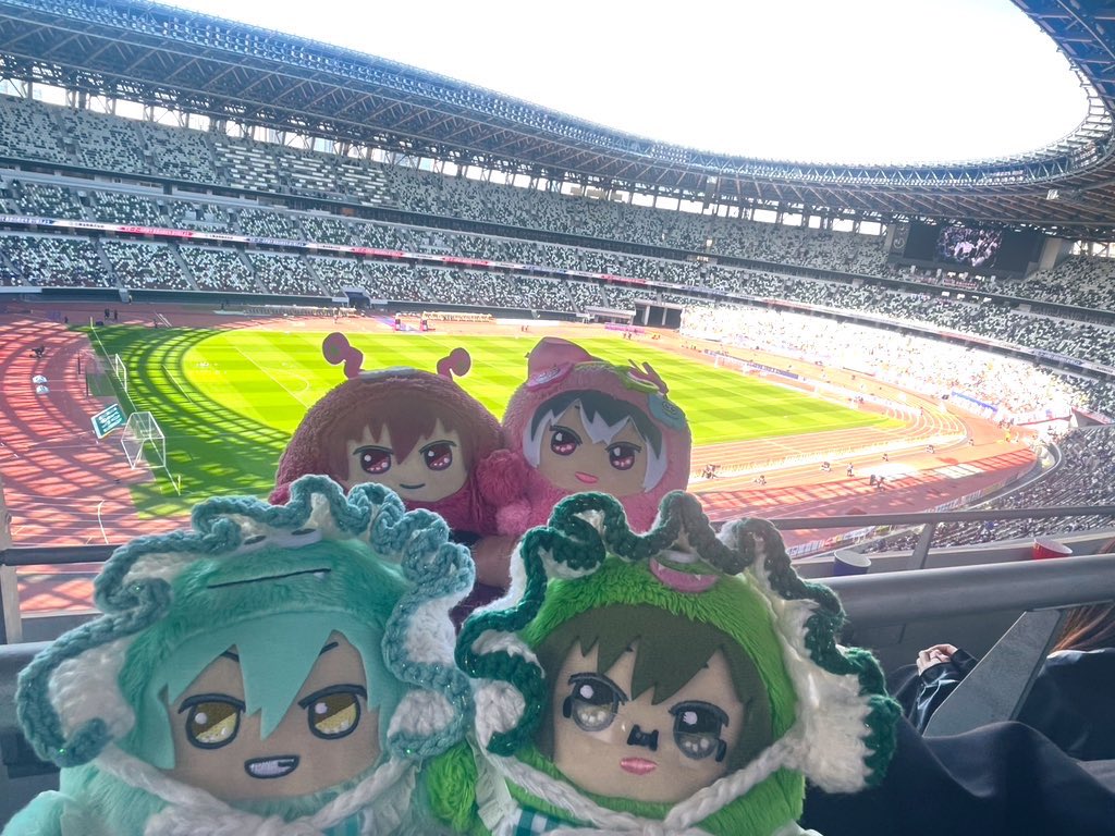 1129_toma's tweet photo. 時間経ちすぎ…⏰
3/7にともだちと国立競技場で試合観戦して来ました⚽️💙❤️アイナナコラボ⚽️
保志さんと立花さんのトークもゴールデンボンバーのライブも試合もめちゃくちゃ楽しかった(`･ω･´)スタ飯も😆💞
どっちのサポーターさんたちも熱かった🔥 https://t.co/SqjxAJvBVX