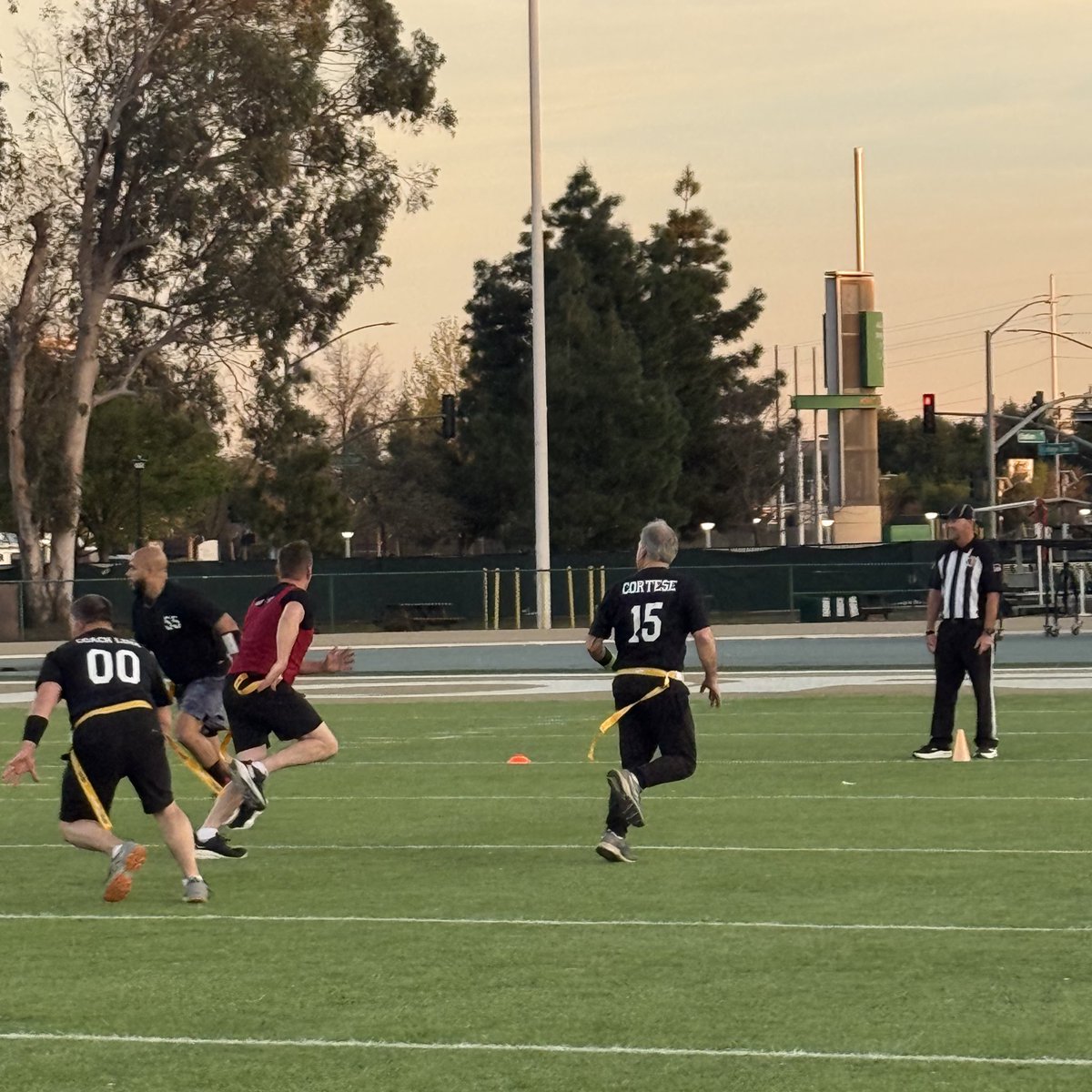 SenDaveCortese's tweet image. Our team won tonight's Inaugural Legislative Flag Football Game Tournament at Sacramento State University!  

Thank you Assemblymember Steve Bennett for bringing us together in friendly and active bipartisan competition. 

@asmstevebennett 
#Touchdown🏈