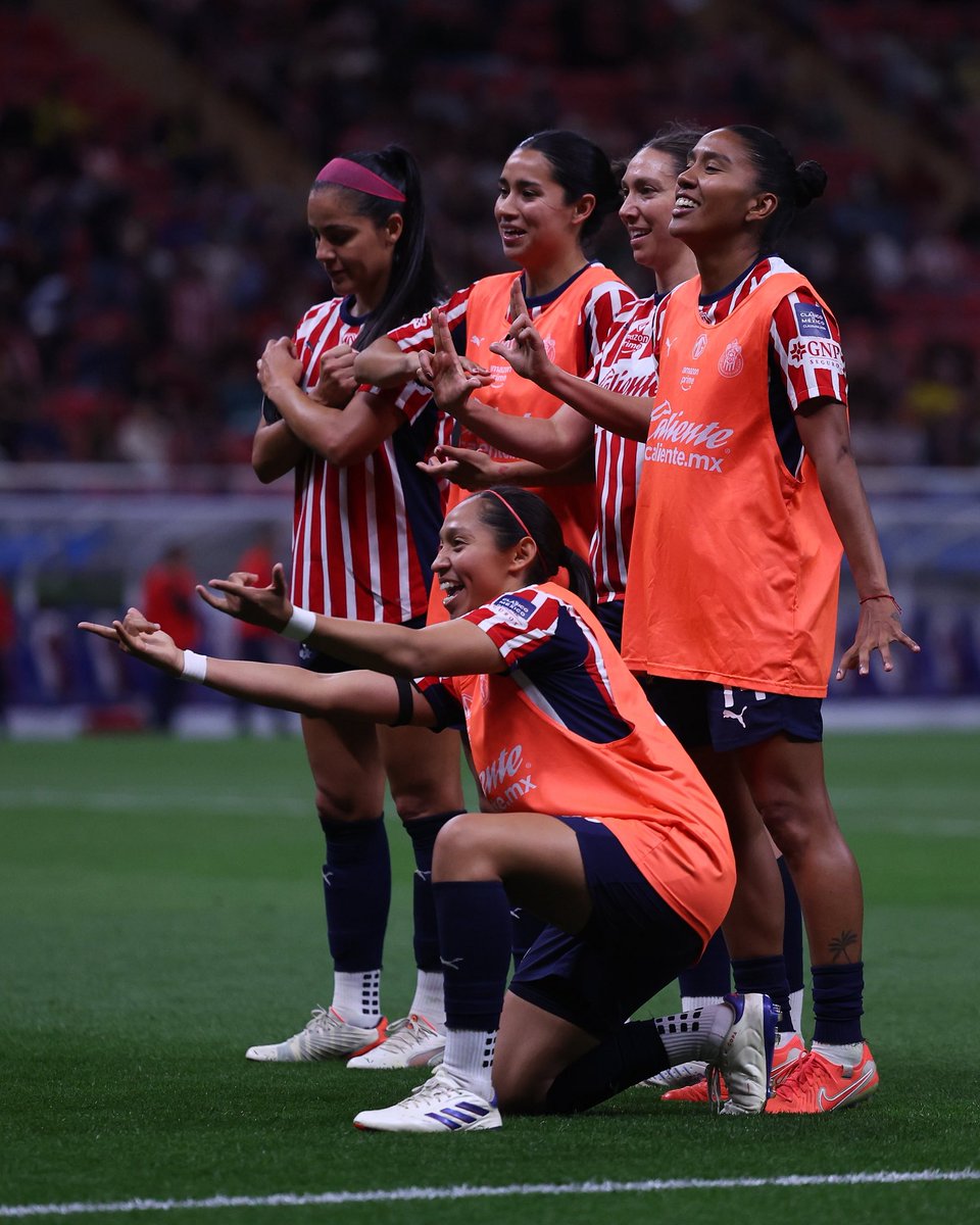 ChivasFemenil's tweet photo. 😍 ¡SÚPER PODEROSAS! 🔥 https://t.co/3dZjwEU4xz