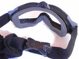 repmart_osaka's tweet image. 【再入荷】
ESS プロファイルNVG ゴーグル ターボファン アジアンフィット

レンズのカーブをアジア人の顔に合うように改良、スポンジを厚くする事でフィット感が向上しています
換気ファンにより曇りにくく、視野が広いため光学機器の使用にも適しています

税込¥41,800-

#レプマート
＃ESS