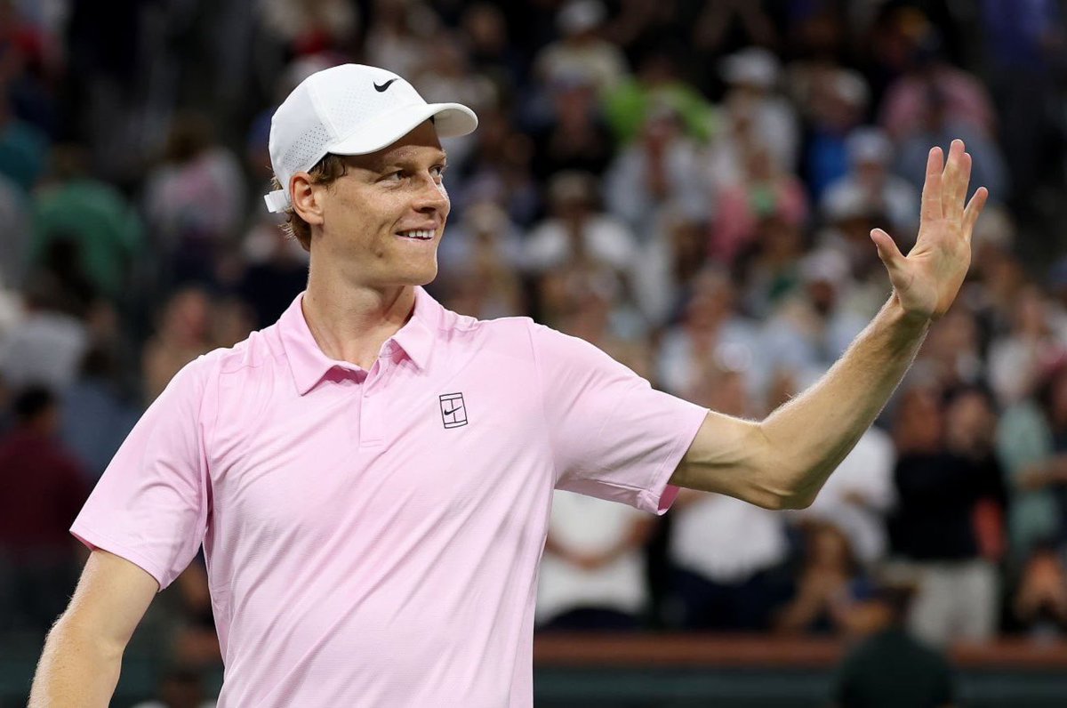 Special celebration to his box 🦊👉 

📸 Clive Brunskill