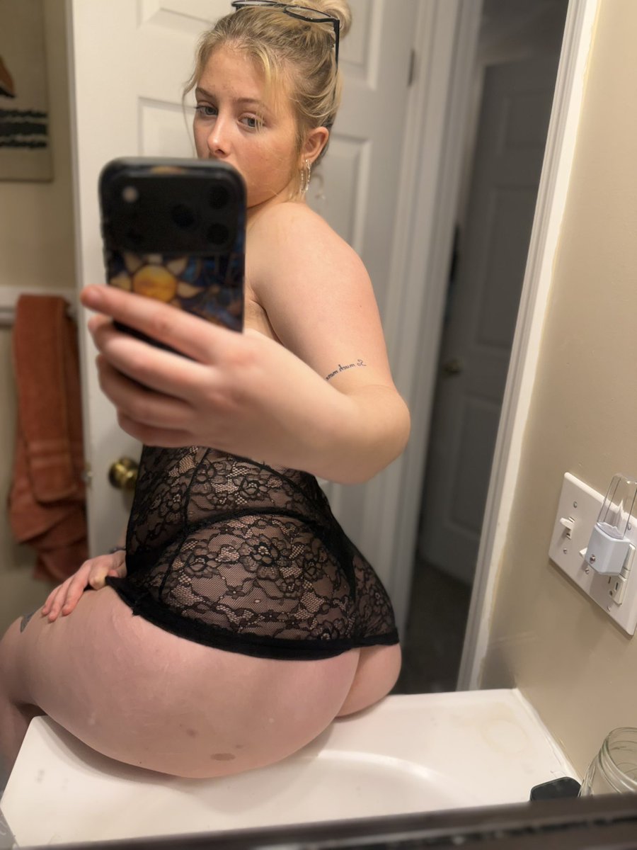 Str4wb3rry__99's tweet photo. Wanna more of me 😛 go sub to my OF !
Every new sub gets a freebie
OF (https://t.co/fShvHU3HUX)
#blonde #tatted #streamer #ass #pawg #onlyfans #sex #blackfit #bathroom #mirrorphoto #whore #X #BACKSHOTS #blondenextdoor #assclapping https://t.co/tWnmyO4Ewh
