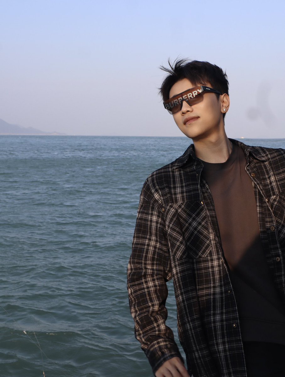 PickQAQ's tweet photo. 有没有深圳的帅哥认识一下 https://t.co/ClOI4DW3be